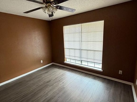 4th image of 1108 Phyllis Dr