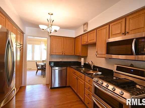 5th image of 411 24th Avenue Ct