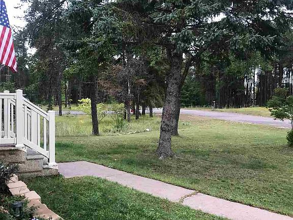 3rd image of 656 Lakewood Ln