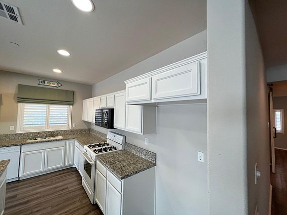 3rd image of 28339 Cottage Way