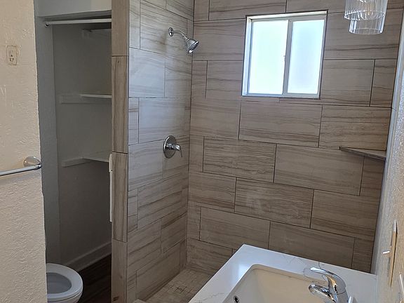 5th image of 115 E Carolina St #4