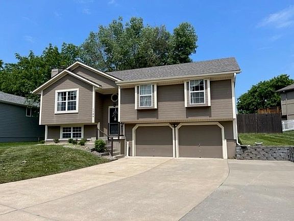 2nd image of 1724 NE Auburn Dr