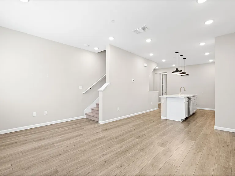 327 Pear Tree Ter #B — Photo 10