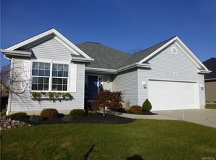 37 Cottagewood Ln, Grand Island, NY 14072