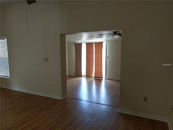 4th image of 619 W Oak Terrace Dr