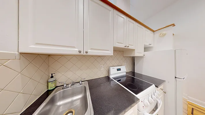 Rented by Bond New York | media 13