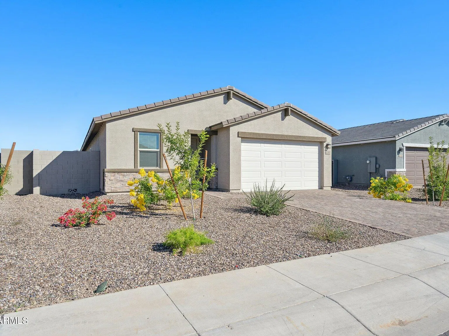 4 bed, 2.0 bath, 1832 sqft, $2,150 — Photo 2