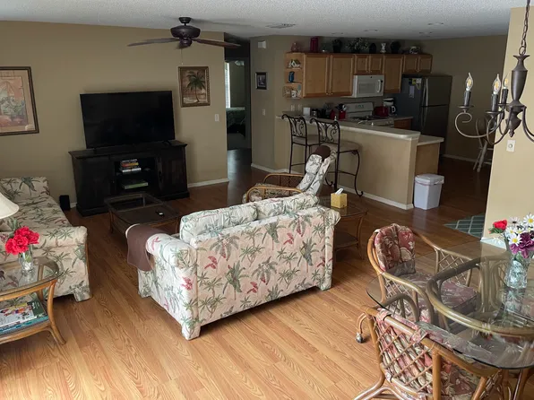 2300 Whisper St, The Villages, FL 32162