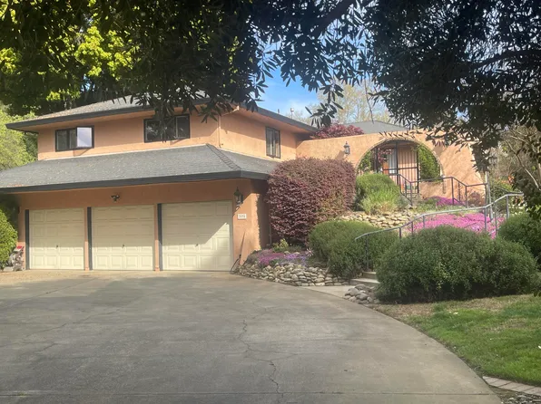 2890 Balaton Ave, Redding, CA 96001