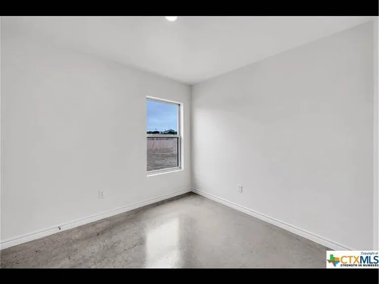 1250 Lehmann Dr #A — Photo 2