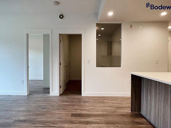 5th image of 750 Dogwood St