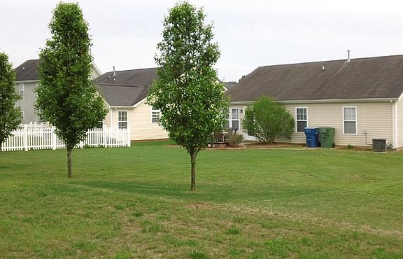 4th image of 120 Crestwood Dr