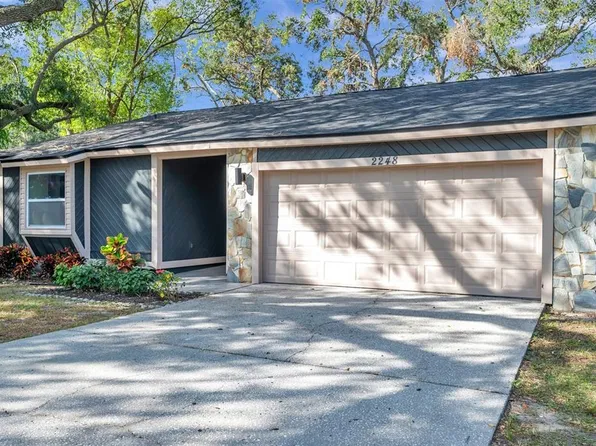 2248 Cypress Point Dr W, Clearwater, FL 33763