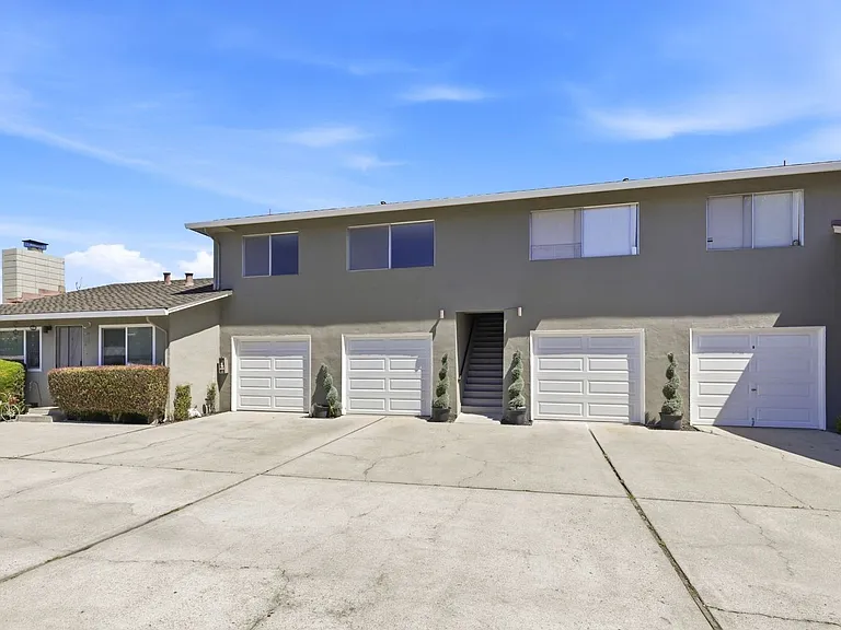Winslow Court 94 — Photo 1