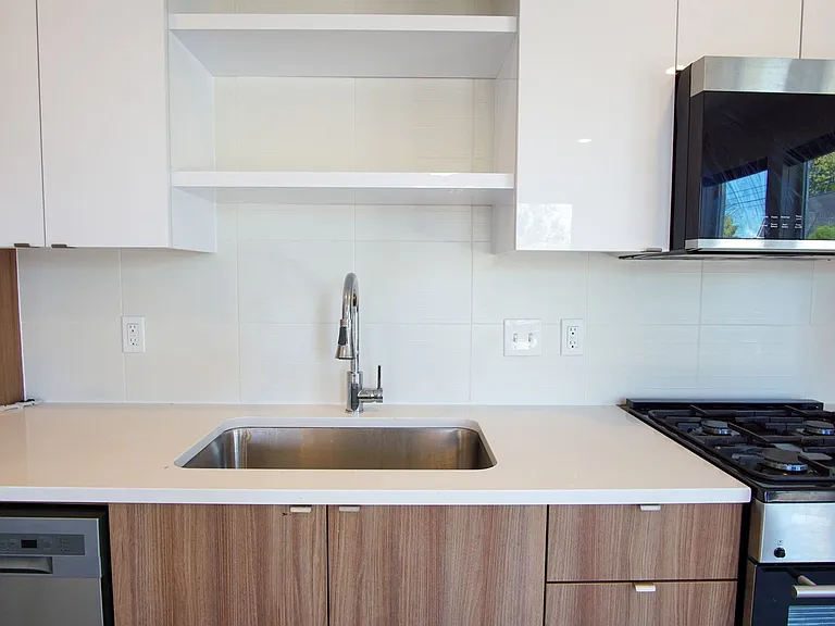 5080 NE 33rd Ave #1 — Photo 8
