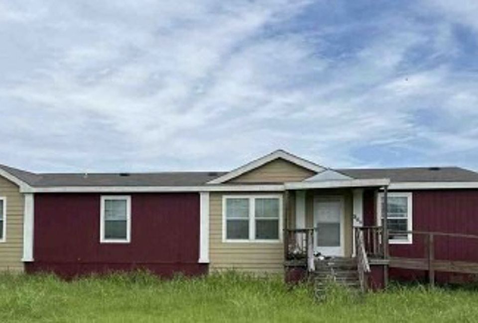 1st image of 268 W Oaks