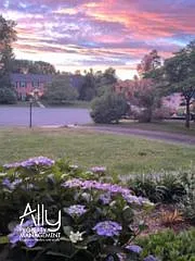 102 Lancaster Ct — Photo 4