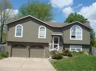 8812 NE 74th St, Kansas City, MO 64158