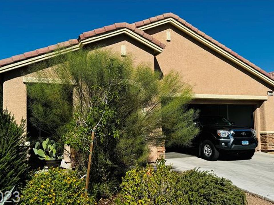 2nd image of 4028 Blueberry Peak Ln