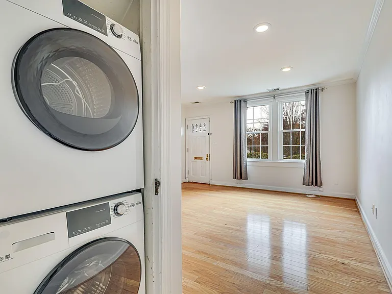 1300 S Barton St #342 — Photo 7
