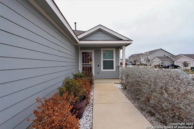 3 bed, 1450 sqft, $1,995 — Photo 3