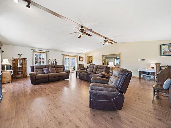 4th image of 106 Gordon Dr