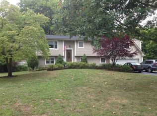 13 Meadowview Dr, East Windsor, NJ 08512