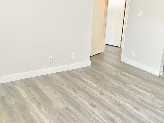 5th image of 623 E Cedar Ave APT D