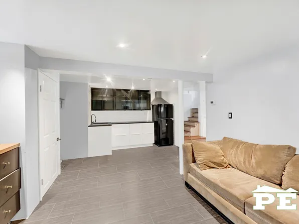 3222 Kings Highway image 12 of 28