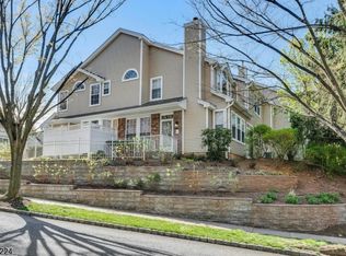 4 Wood Duck Pond Rd, Bedminster, NJ 07921