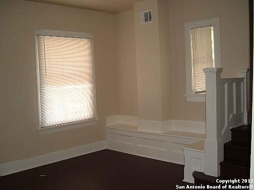 4th image of 706 Hammond Ave #102