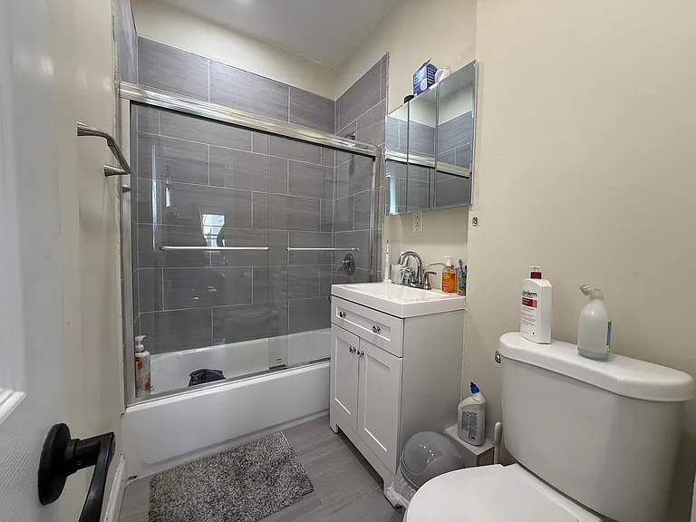 27 Woodward St #3 — Photo 12