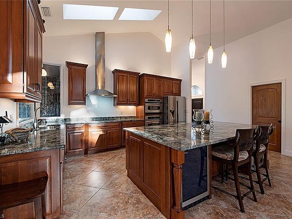 5th image of 808 Bentwood Dr