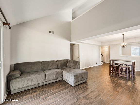 5th image of 10502 Bay Pointe Ct