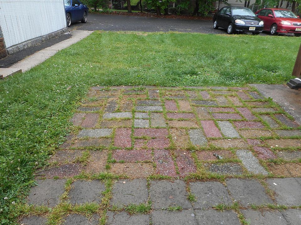 2nd image of 68 Centennial Ave