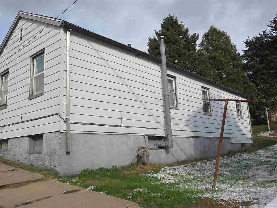2nd image of 303 N Carroll St