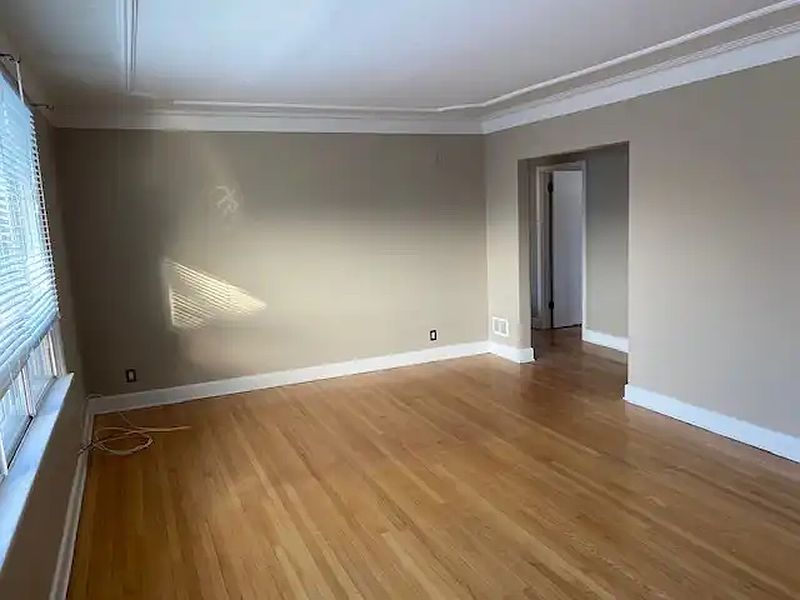 Winnipeg Apartment for rent - 3 Bedrooms — photo 2