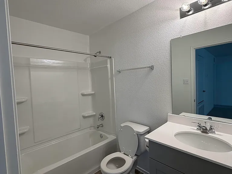 133 Bennington Dr — Photo 30