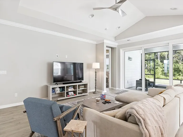 731 Harborside Dr — Photo 16