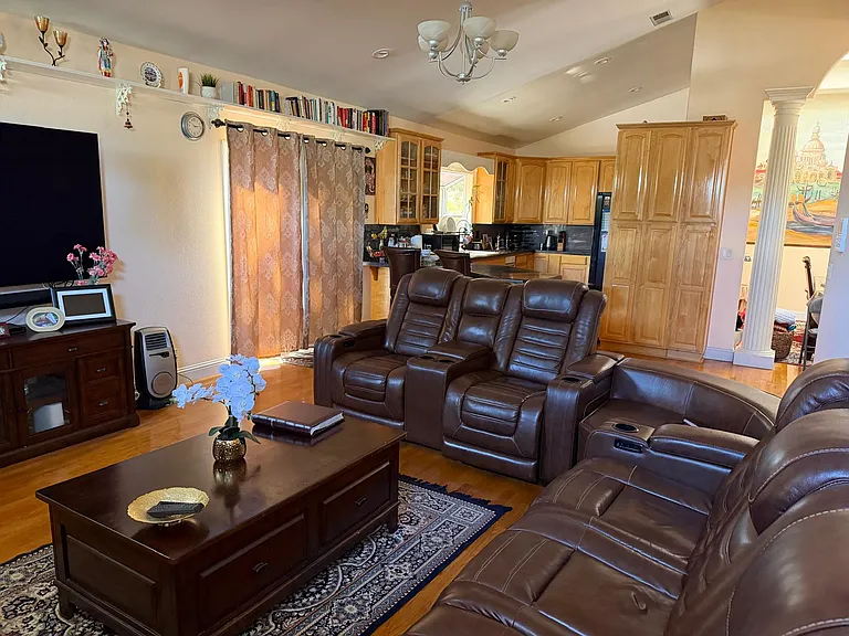 13526 Myren Dr — Photo 11