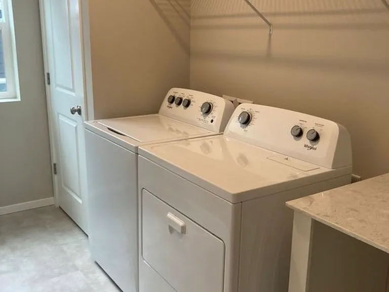 2217 Trailside Dr NE — Photo 5