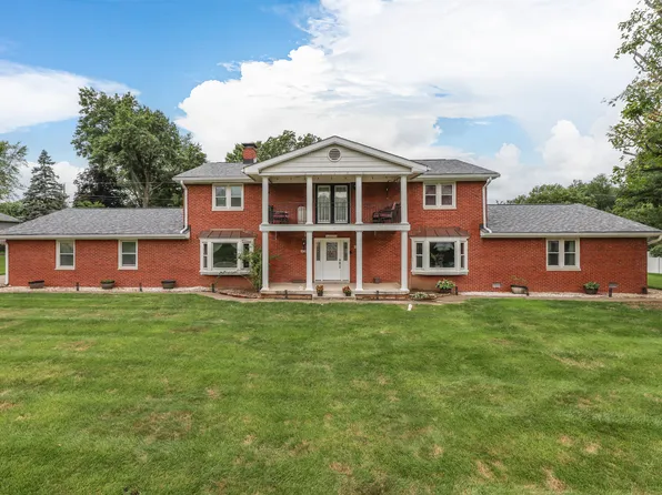 676 Brookview Dr, Greenwood, IN 46142