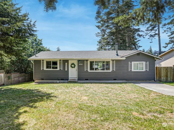 4285 Rhododendron Drive, Oak Harbor, WA 98277