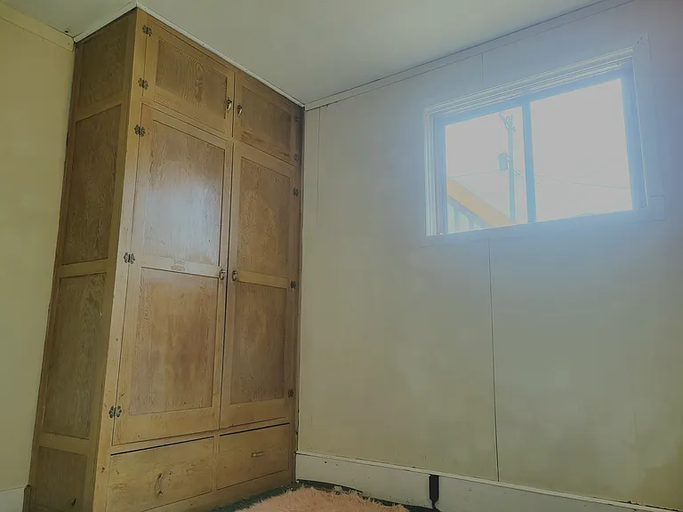 207 E 4th St #1 — Photo 9