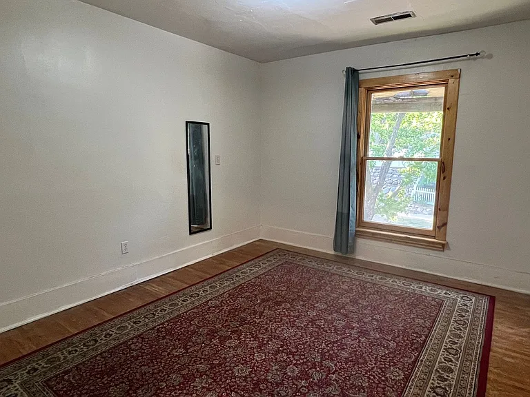2900 S Walts Ave — Photo 2