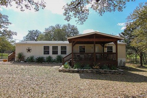 3rd image of 1320 Thousand Oaks Trl