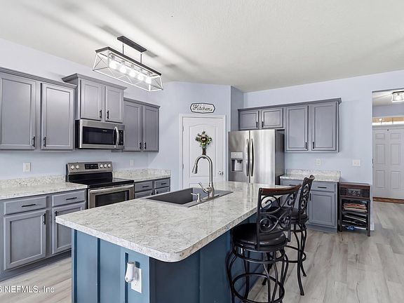 3rd image of 3825 BRONCO Road