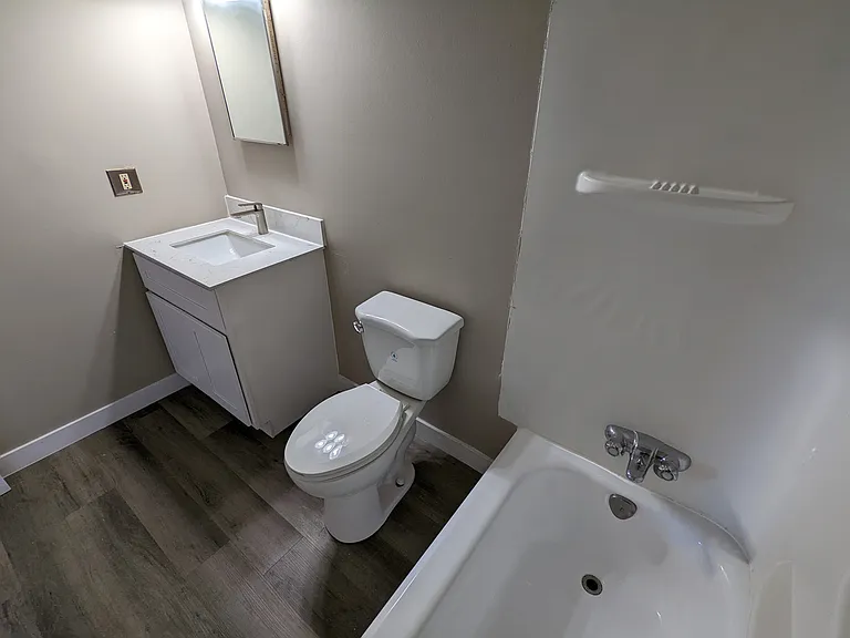 27 Kleisinger Cres — Photo 7