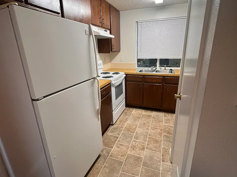 1015 Hover St — Photo 19