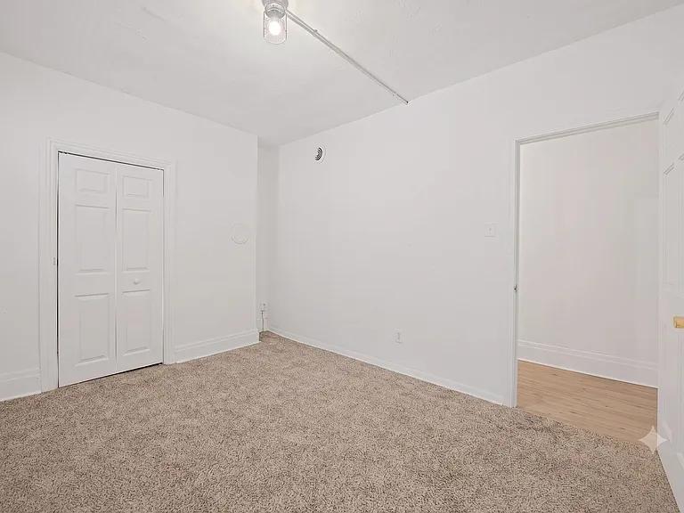 2204 E Carson St — Photo 7